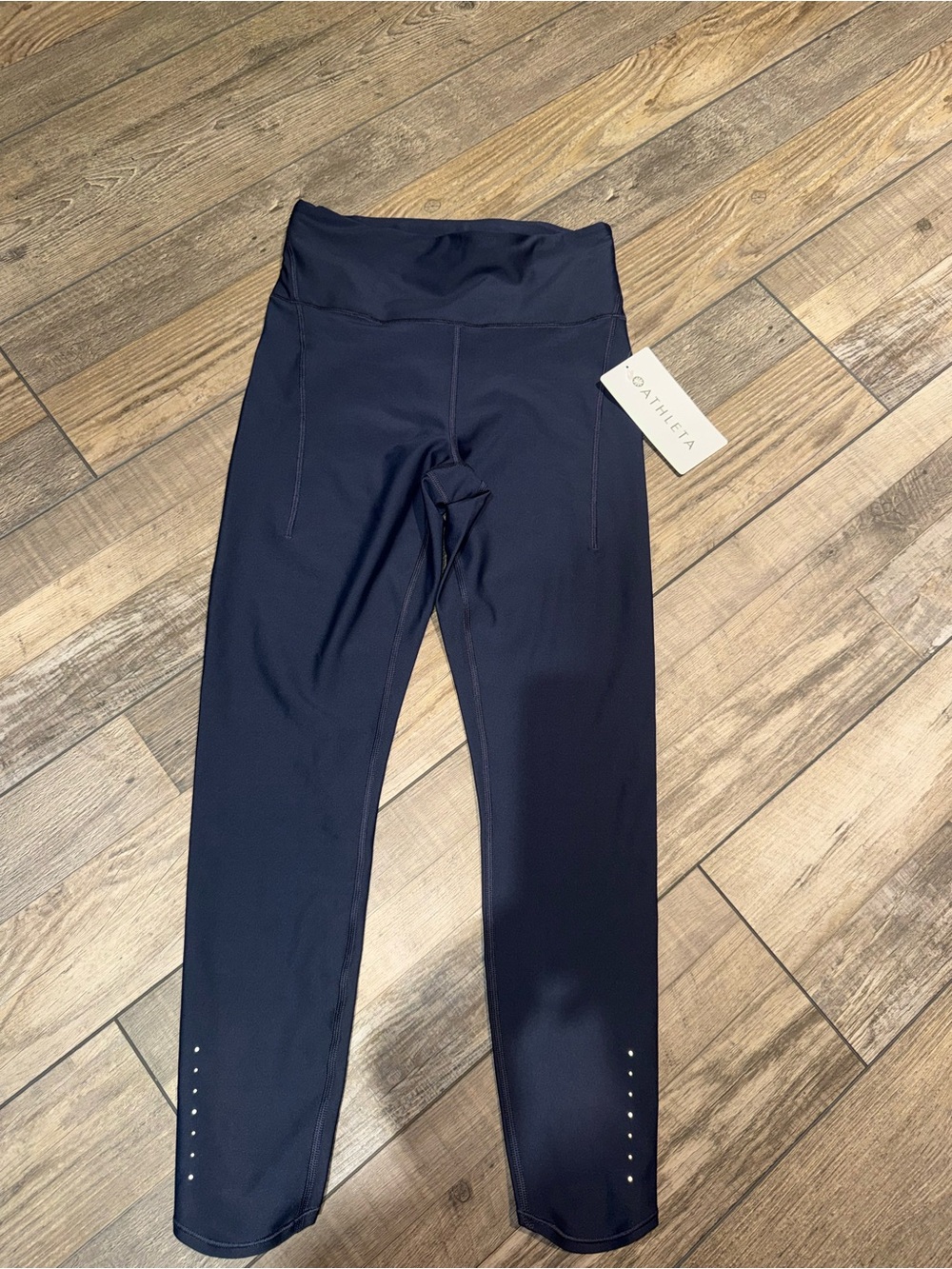 Athleta Pacesetter 7/8th Leggings Small NWT